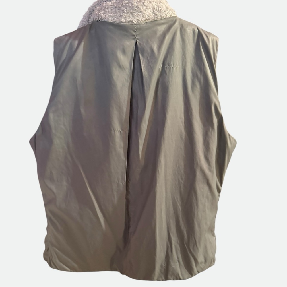 PATAGONIA W’s LOS LOBOS REVERSIBLE VEST - Picture 6 of 9